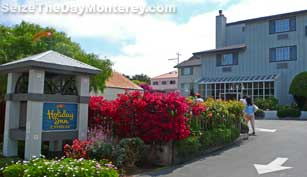 The Holiday Inn Express is a half mile from the Monterey Aquarium which gives you a nice scenic walk along Cannery Row on your way to the Aquarium!