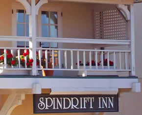 The Spindrift Hotel is conveniently located right down the way from the Monterey Aquarium and offers the Monterey Bay Aquarium Discount 2 for 1 Hotel Deal.